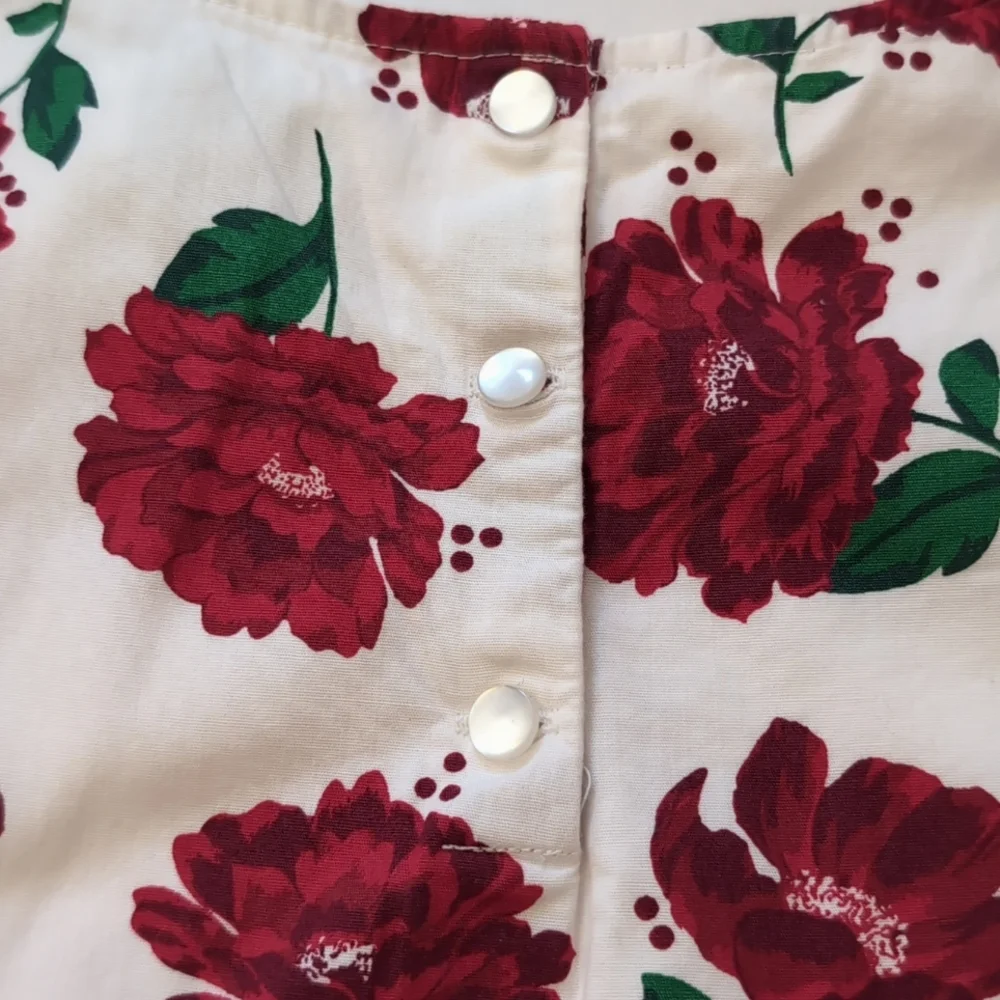 Crown & Ivy Kids White/Red Floral Dress. 3/4 Length Bell Sleeve. Size 10